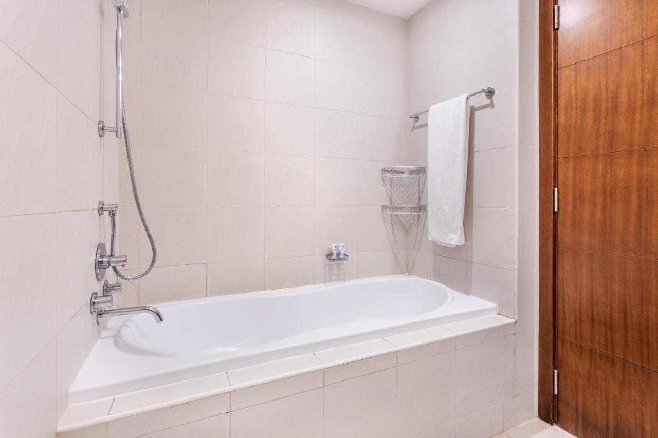 Icon Casa Living - Boulevard View ドバイ エクステリア 写真
